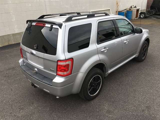 2010 Ford Escape AWD XLT 4dr SUV
